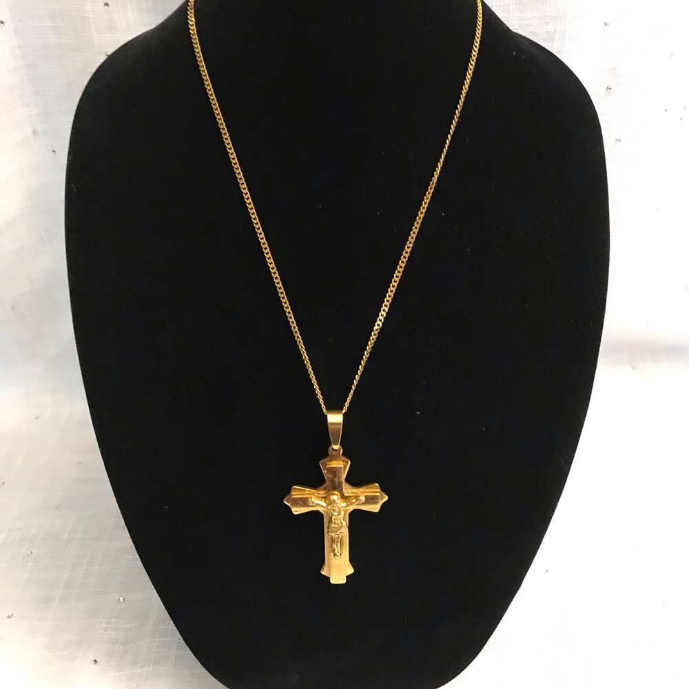 Large gold chain with pendant: cross w/ Jesus-new